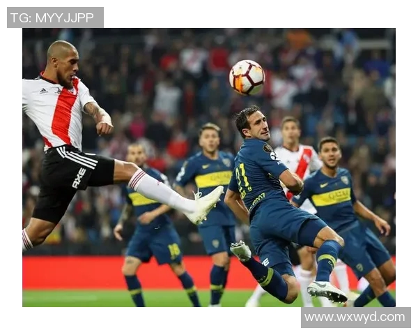 变身空翻足球明星的精彩瞬间合集与技巧解析视频分享